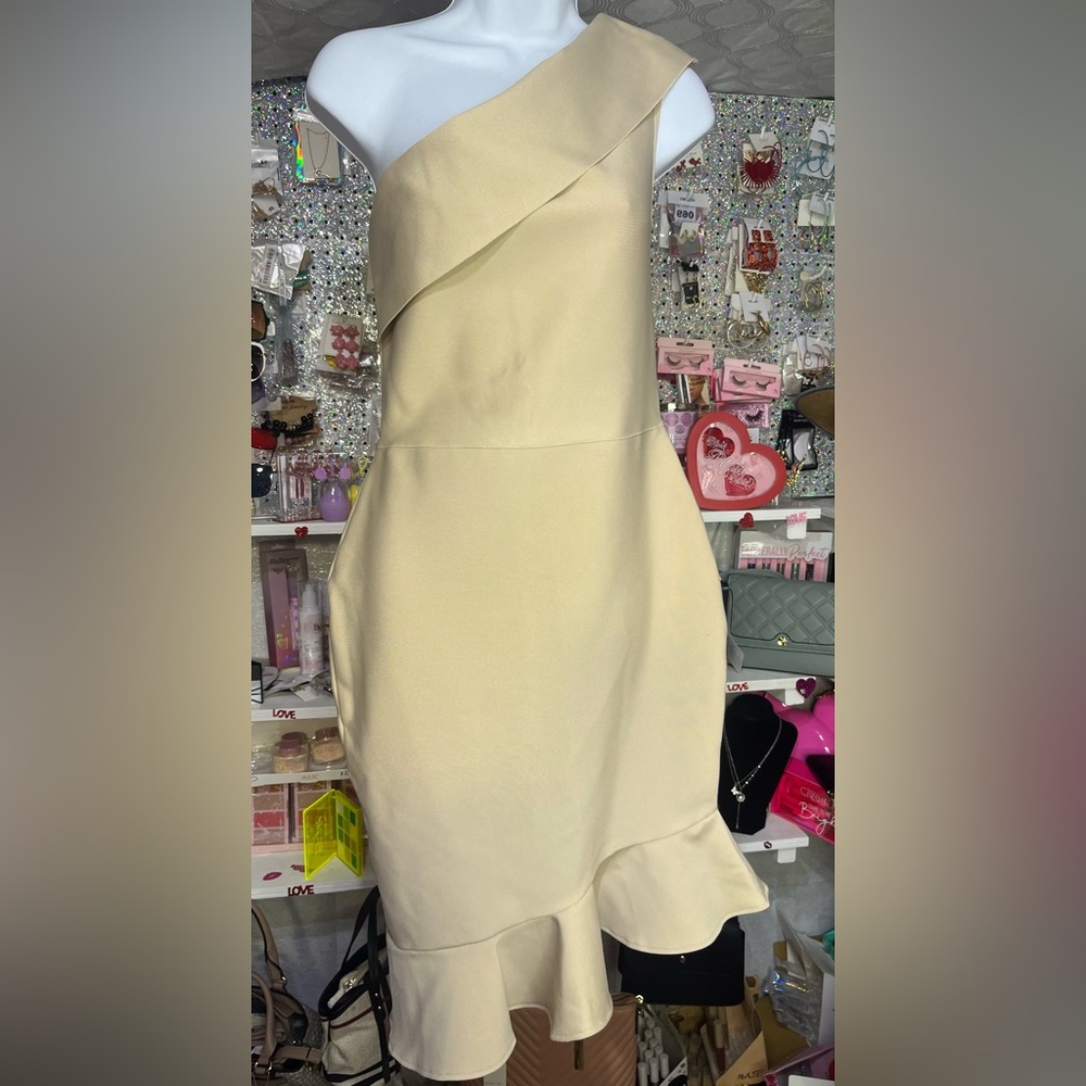 New, asymmetrical dress 👗